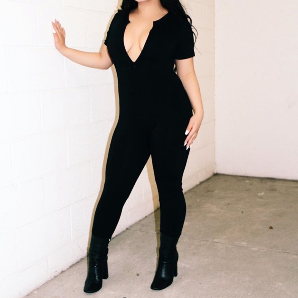 MATTE BRAND BODYSUIT
